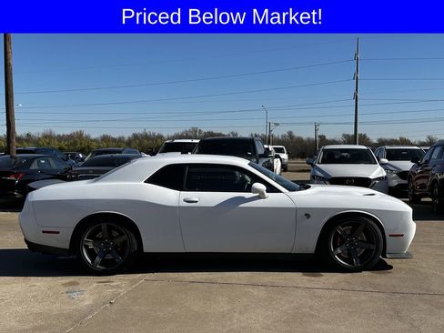 Used 2018 Dodge Challenger SRT Hellcat image 3