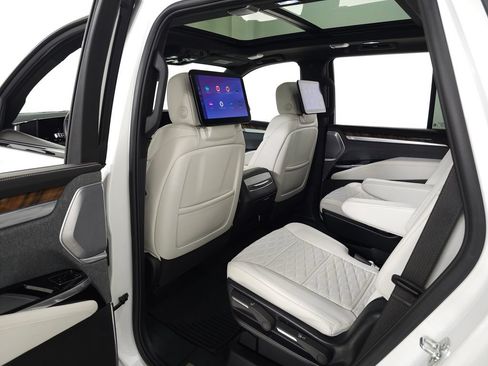 Used 2025 Cadillac Escalade Sport Platinum AWD/4WD image 45