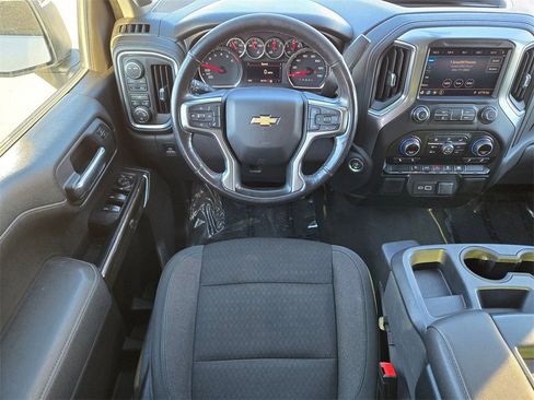 Used 2021 Chevrolet Silverado 1500 LT image 8