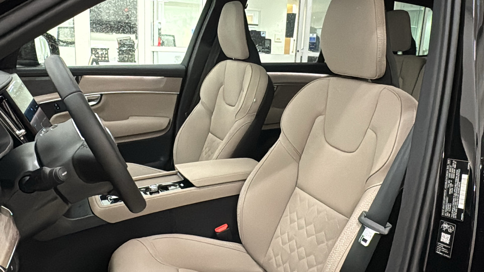 New 2026 Volvo XC90 T8 Plus w/ Protection Package Premier AWD/4WD image 23