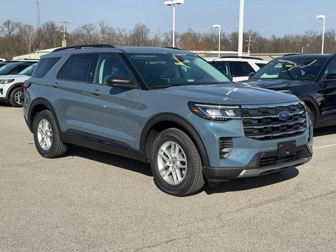 New 2026 Ford Explorer Active image 2