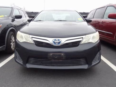 Used 2012 Toyota Camry LE image 2