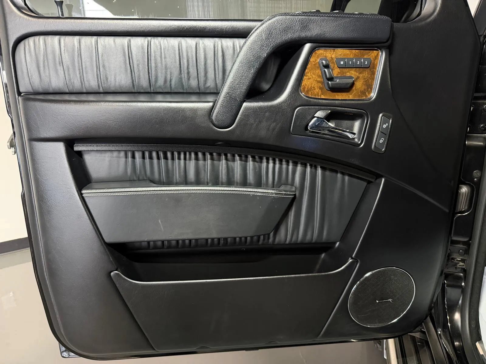Used 2015 Mercedes-Benz G 63 AMG 4MATIC image 26