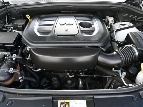 Used 2020 Jeep Grand Cherokee Laredo image 19