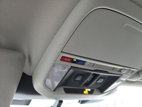 Used 2023 Subaru Forester Premium image 8