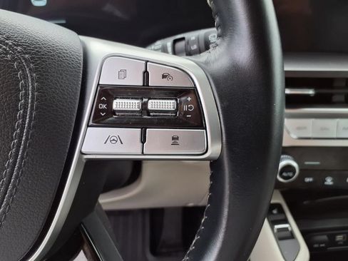 Used 2025 Kia Telluride S FWD image 14