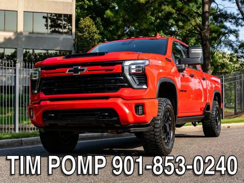 Used 2024 Chevrolet Silverado 2500 LTZ w/ LTZ Plus Package AWD/4WD image 2