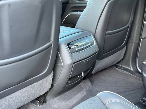 Used 2023 Cadillac Escalade Sport AWD/4WD image 29