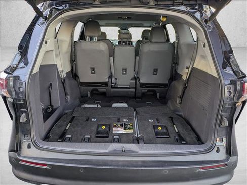 Certified 2024 Toyota Sienna XLE image 6