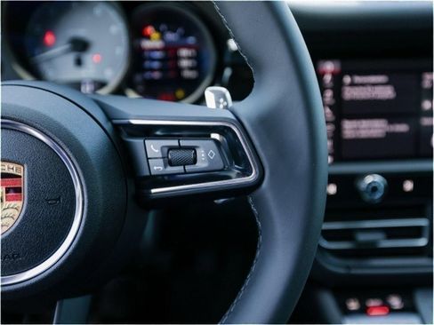 New 2025 Porsche Macan S image 16