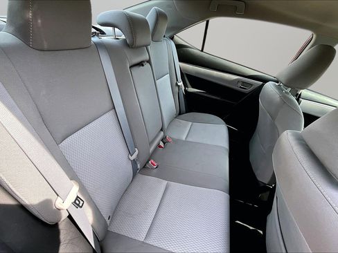 Used 2015 Toyota Corolla LE FWD image 17