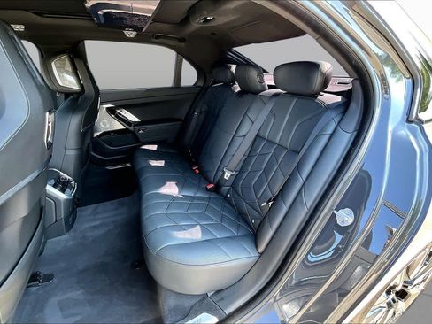 Used 2023 BMW 760i xDrive AWD/4WD image 21