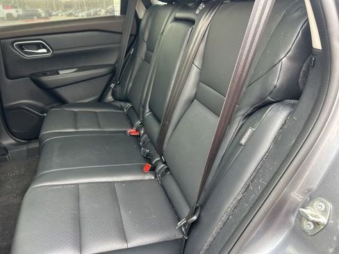 Used 2021 Nissan Rogue SV w/ Premium Package image 10