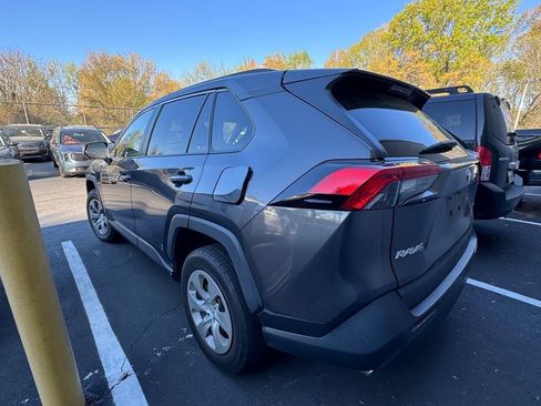 Used 2020 Toyota RAV4 LE image 7