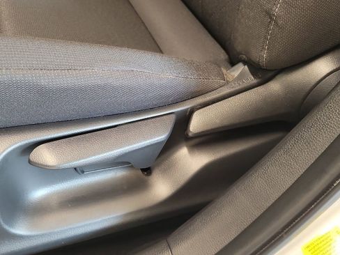 Used 2025 Toyota Corolla LE image 15