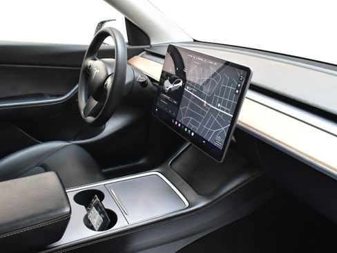 Used 2021 Tesla Model Y 2WD image 18