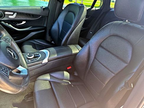 Used 2017 Mercedes-Benz GLC 300 w/ Premium 1 Package image 15