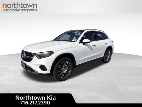 Used 2023 Mercedes-Benz GLC 300 4MATIC image 1
