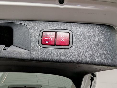 Used 2019 Mercedes-Benz GLC 300 4MATIC image 42