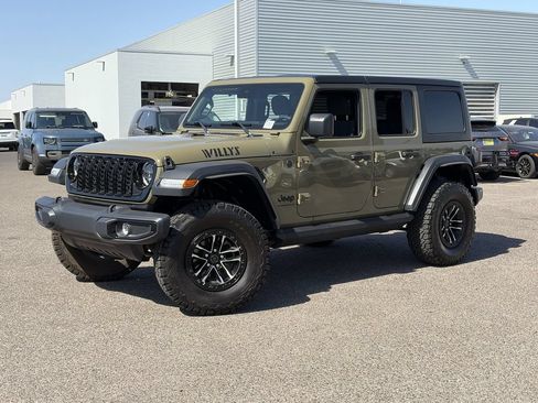 Used 2025 Jeep Wrangler Unlimited Sport AWD/4WD image 3