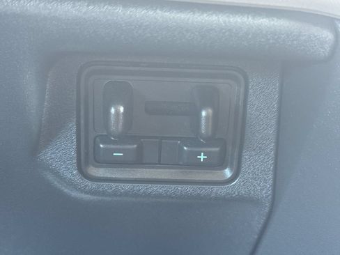Used 2025 Ford Expedition Active RWD image 23