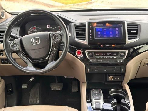 Used 2016 Honda Pilot Touring image 21