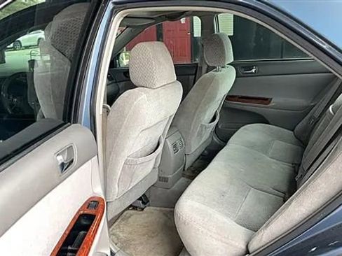 Used 2004 Toyota Camry LE image 6