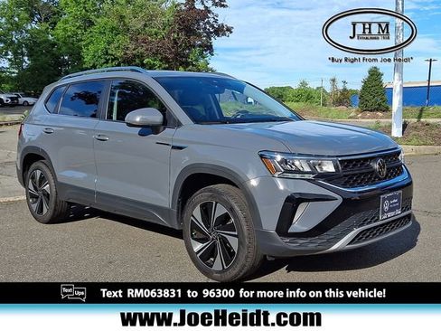 Certified 2024 Volkswagen Taos SE w/ Panoramic Sunroof Package AWD/4WD image 1