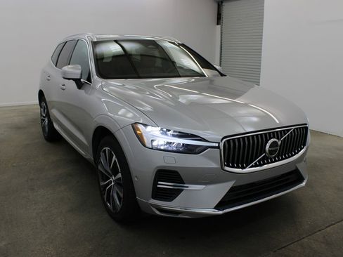 Used 2022 Volvo XC60 T8 Inscription Expression w/ Advanced Package AWD/4WD image 6