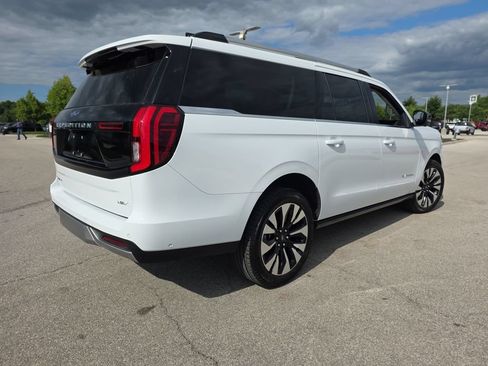 Used 2025 Ford Expedition Max Platinum w/ Driver's Package AWD/4WD image 8