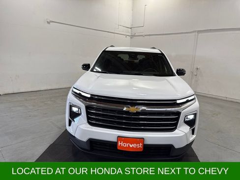 Certified 2024 Chevrolet Traverse LT image 2