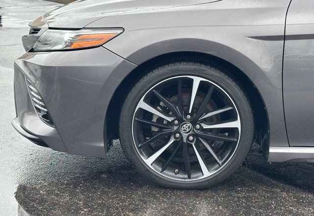 Used 2018 Toyota Camry XSE FWD image 8