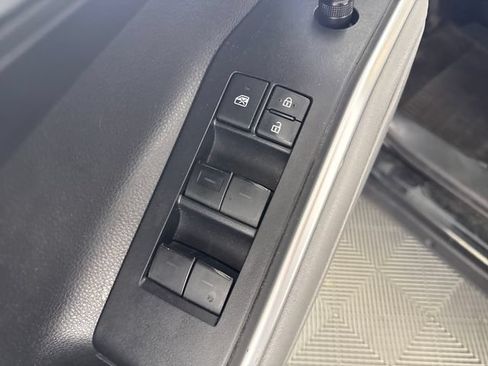 Used 2020 Toyota Highlander XLE AWD/4WD image 26