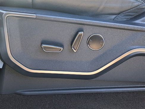 Used 2023 Ford F150 Limited image 17