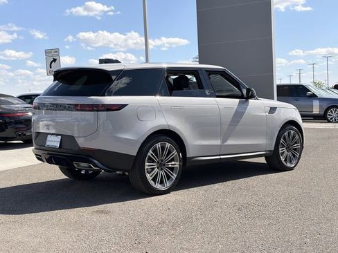New 2026 Land Rover Range Rover Sport SE AWD/4WD image 19