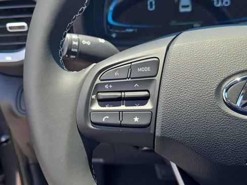 New 2026 Hyundai Venue SEL FWD image 25