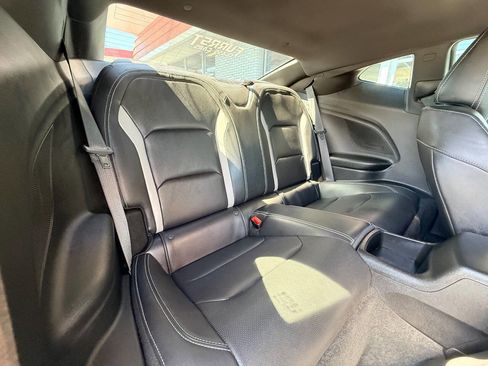 Used 2019 Chevrolet Camaro SS RWD image 33