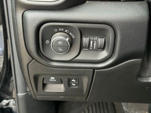 Used 2019 RAM 1500 Laramie image 18