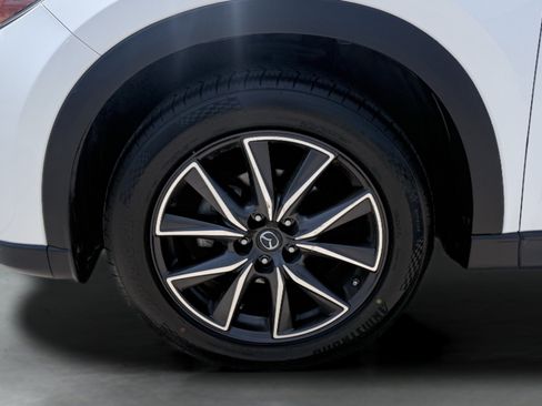 Used 2018 MAZDA CX-5 Touring w/ Preferred Equipment Package FWD image 13