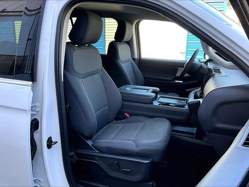 Certified 2025 Ford Expedition Max Active image 9