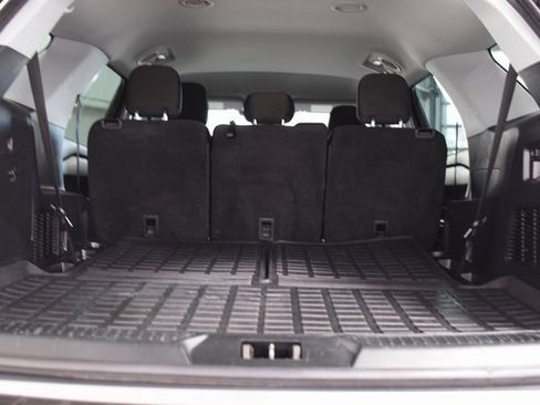 Used 2022 Ford Explorer XLT image 22