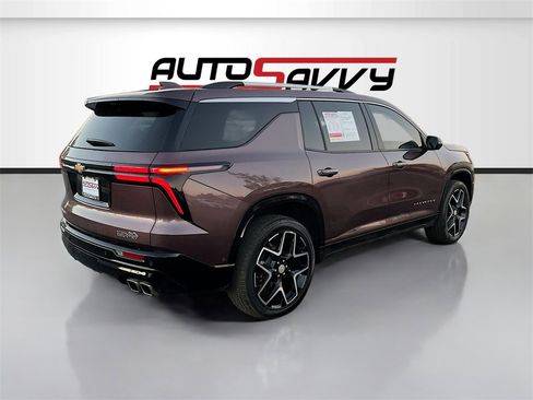 Used 2025 Chevrolet Traverse High Country image 7
