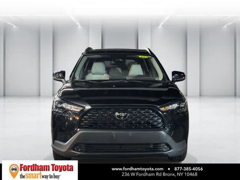 Used 2024 Toyota Corolla Cross LE w/ Moonroof Package AWD/4WD image 2