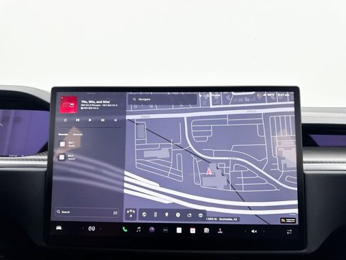 Used 2022 Tesla Model S Plaid image 4