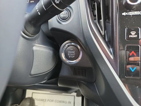 Used 2025 Subaru Forester Premium AWD/4WD image 24