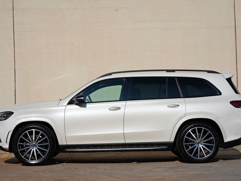 Used 2022 Mercedes-Benz GLS 580 4MATIC image 9
