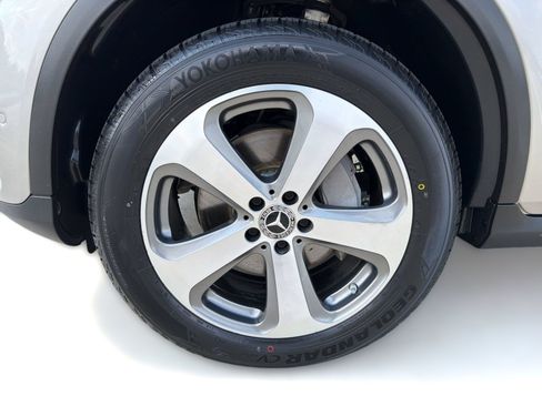 Used 2022 Mercedes-Benz GLC 300 4MATIC image 12