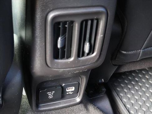Used 2018 Jeep Compass Trailhawk w/ Leather Interior Group AWD/4WD image 26