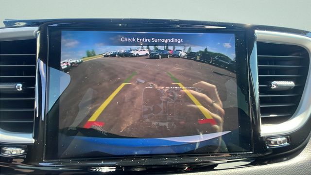 Used 2024 Chrysler Pacifica Touring-L FWD image 14