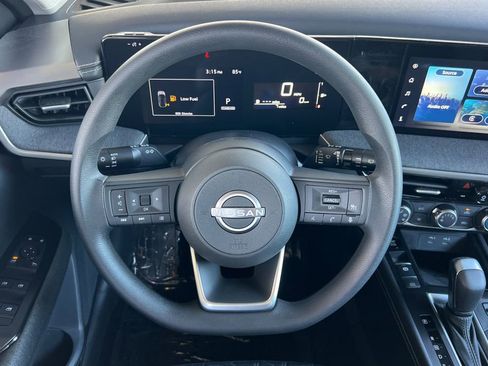 New 2025 Nissan Kicks SV w/ Illumination Package AWD/4WD image 11